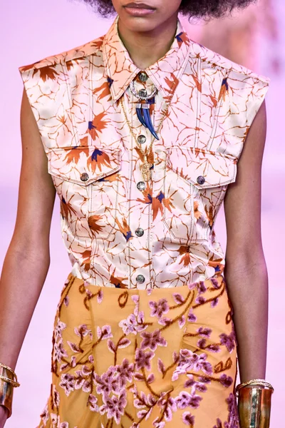 Look 147